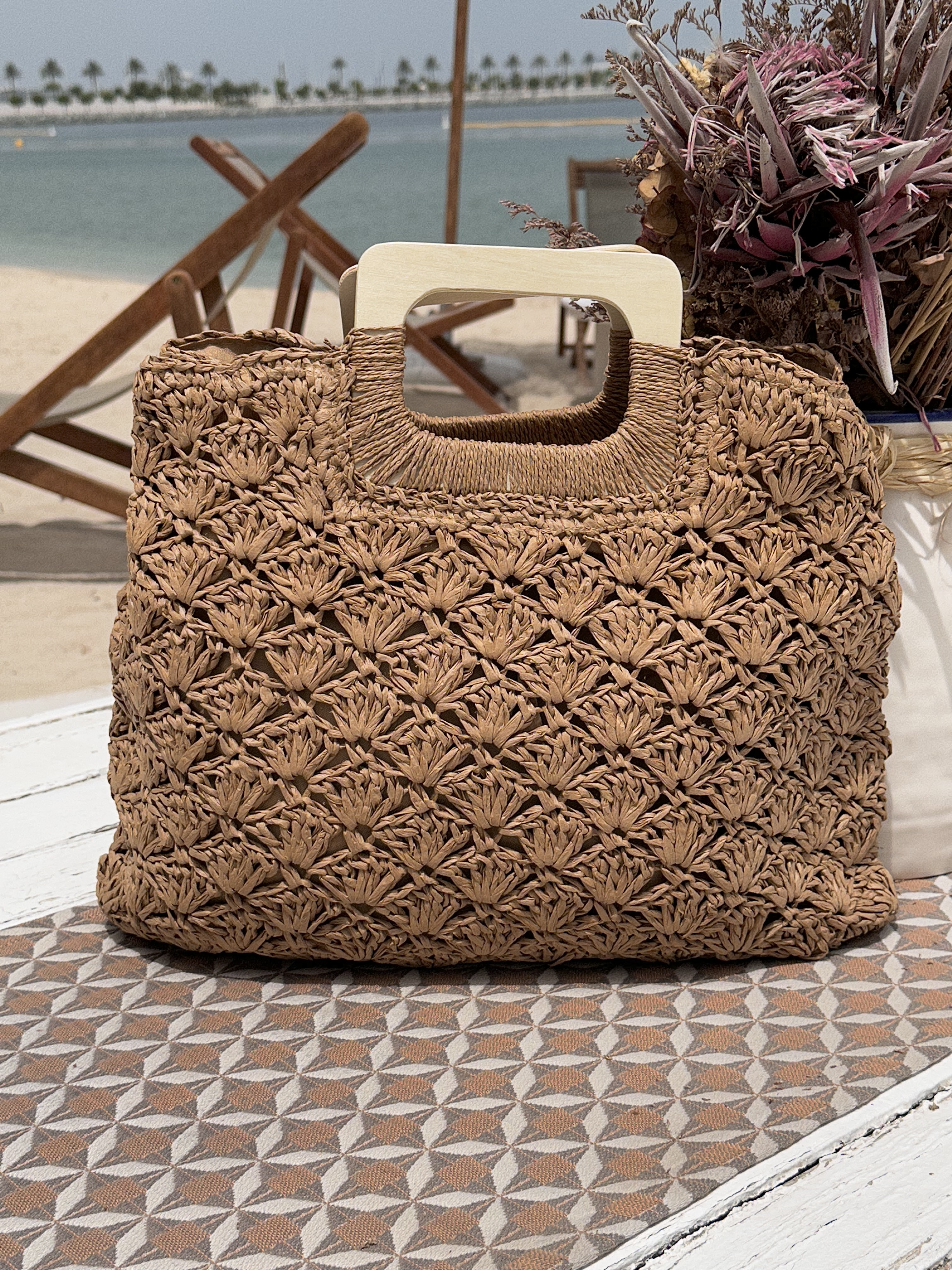 STRAW TOTE BAG W/WOOD